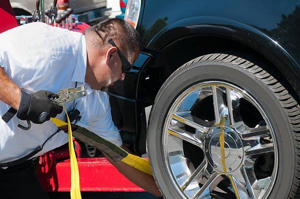 Emergency towing service in Lake Barrington and Crystal Lake Illinois